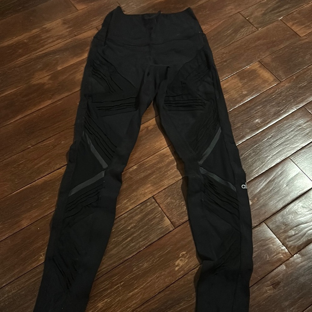 Black alo leggings